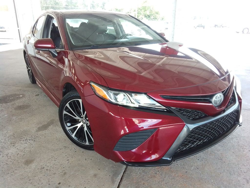 2018 Toyota Camry Image 2