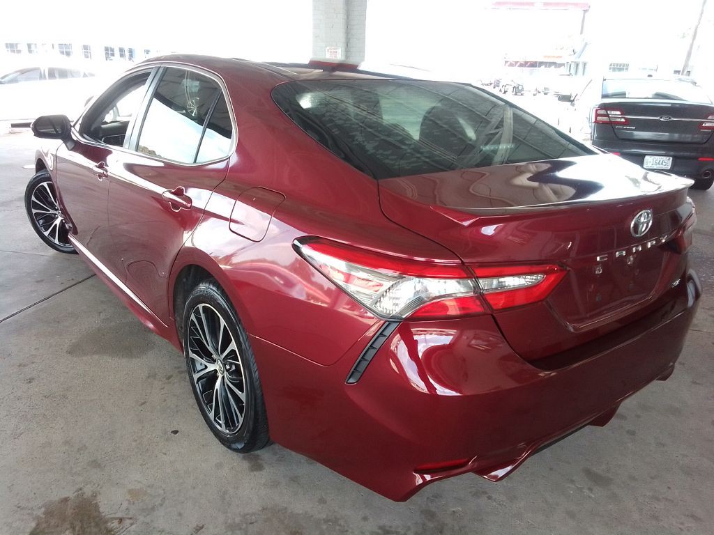 2018 Toyota Camry Image 4
