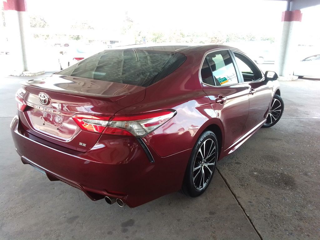2018 Toyota Camry Image 5