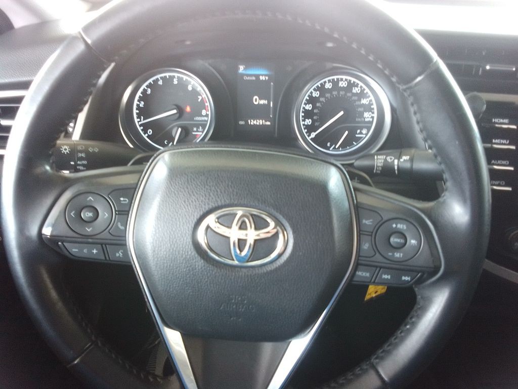 2018 Toyota Camry Image 8