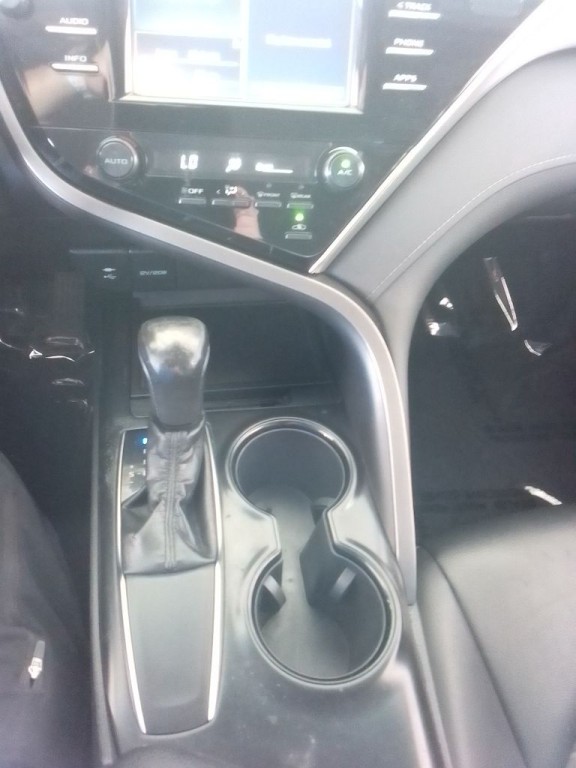 2018 Toyota Camry Image 11