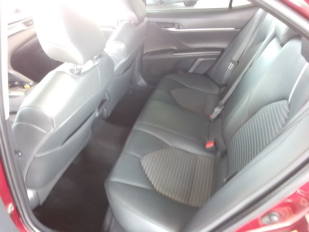 2018 Toyota Camry Image 13