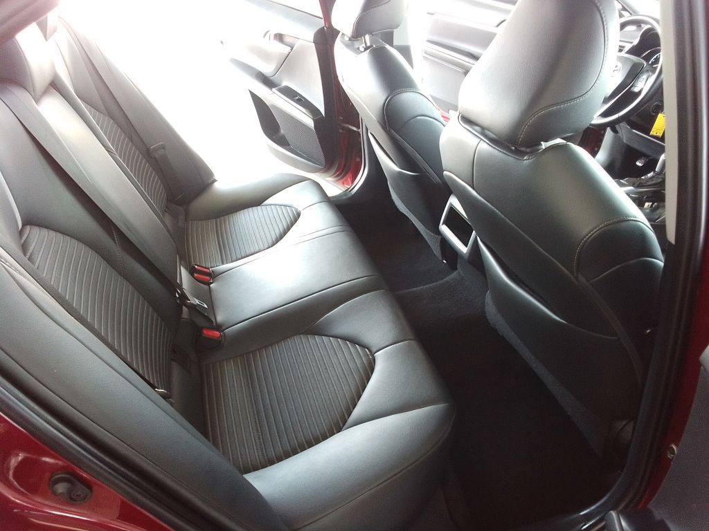 2018 Toyota Camry Image 15
