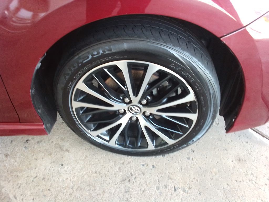2018 Toyota Camry Image 24