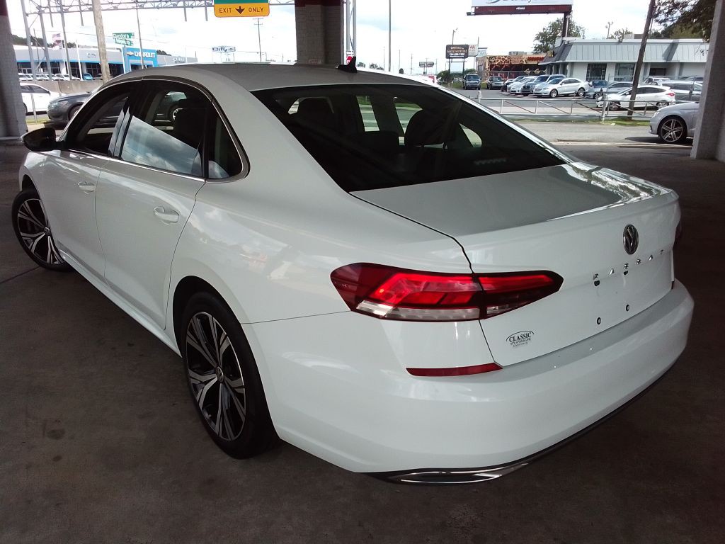 2021 Volkswagen Passat Image 4