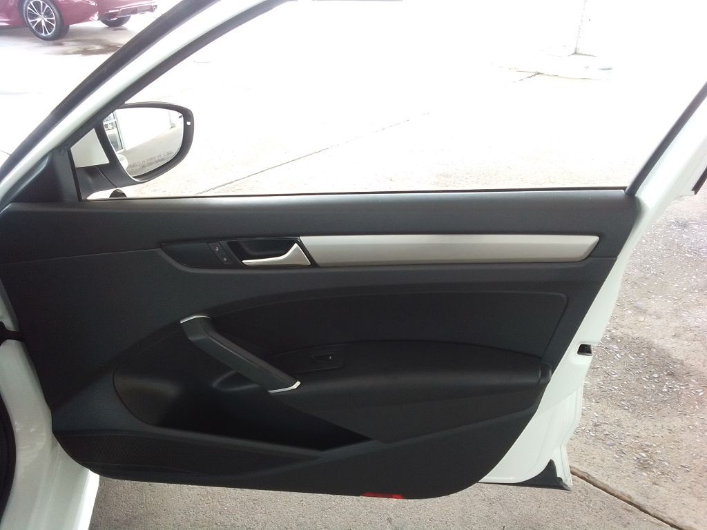 2021 Volkswagen Passat Image 23