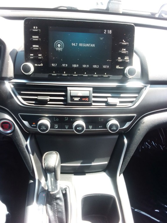 2019 Honda Accord Image 10
