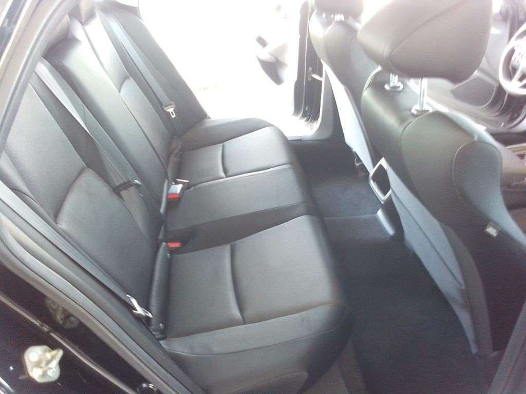 2019 Honda Accord Image 17