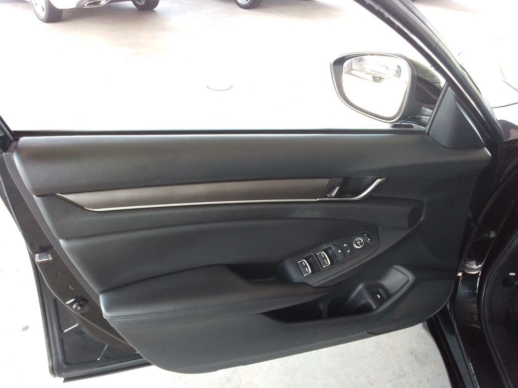 2019 Honda Accord Image 19