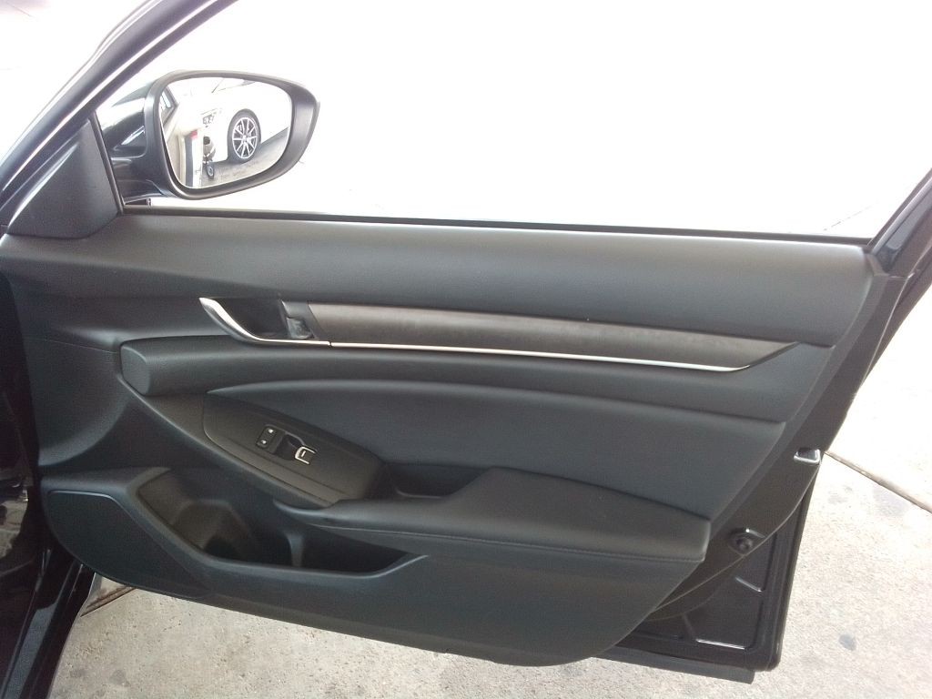 2019 Honda Accord Image 21