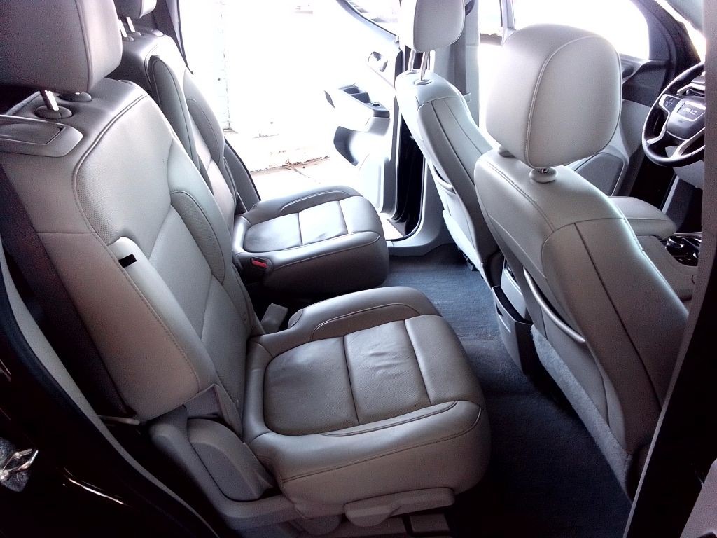2020 GMC Acadia Image 21