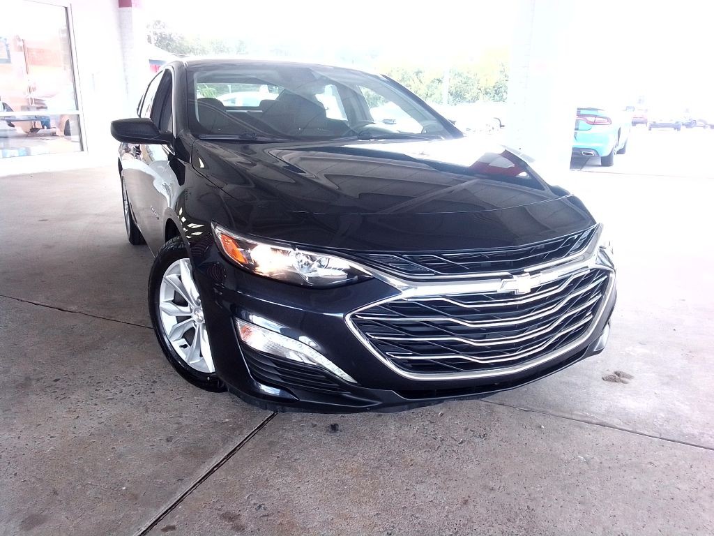2023 Chevrolet Malibu Image 2