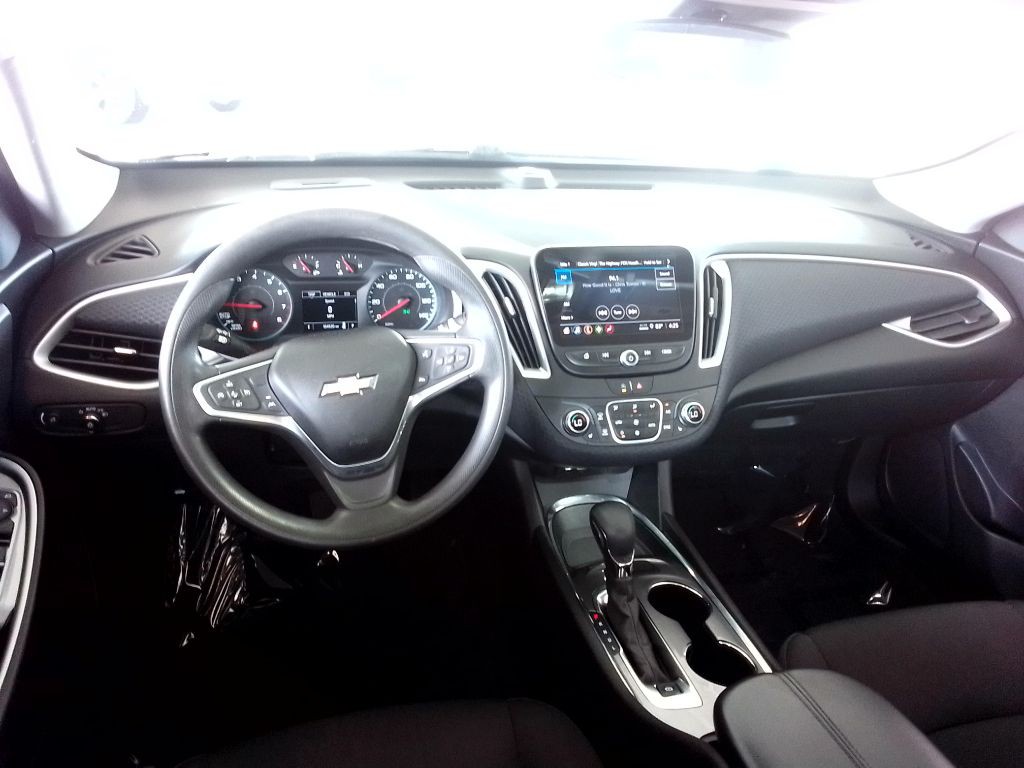 2023 Chevrolet Malibu Image 6