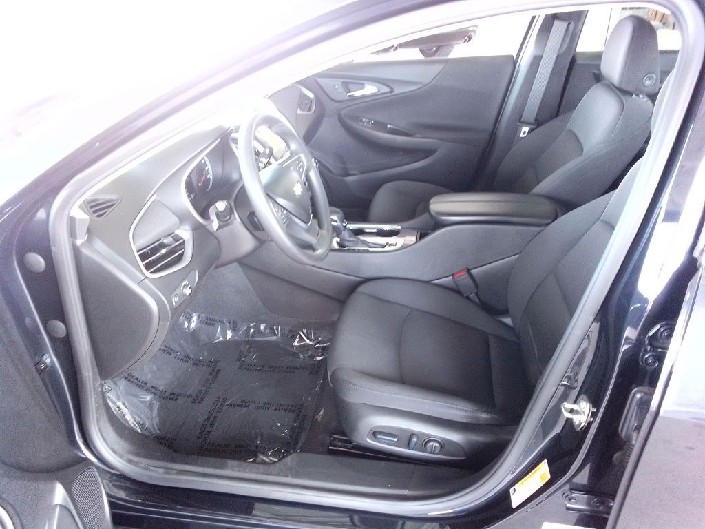 2023 Chevrolet Malibu Image 12