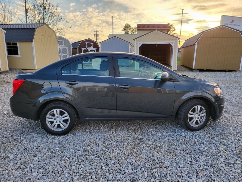 2014 Chevrolet Sonic Image 2