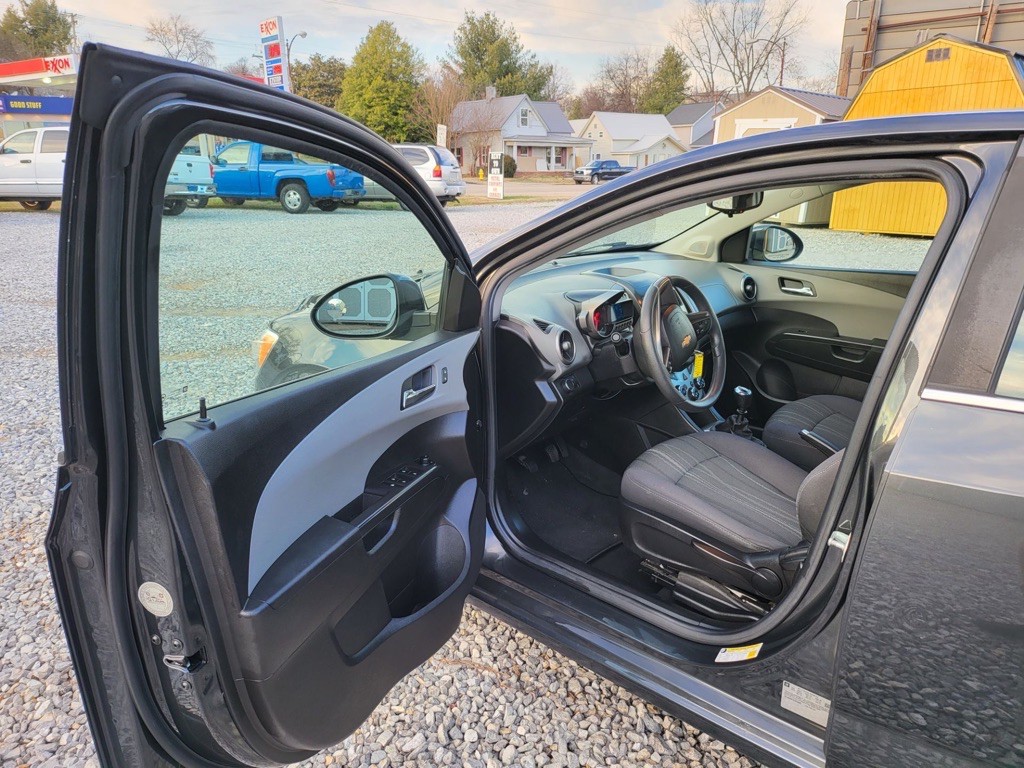 2014 Chevrolet Sonic Image 5