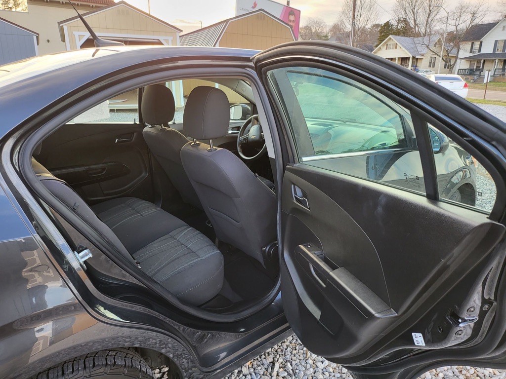 2014 Chevrolet Sonic Image 8