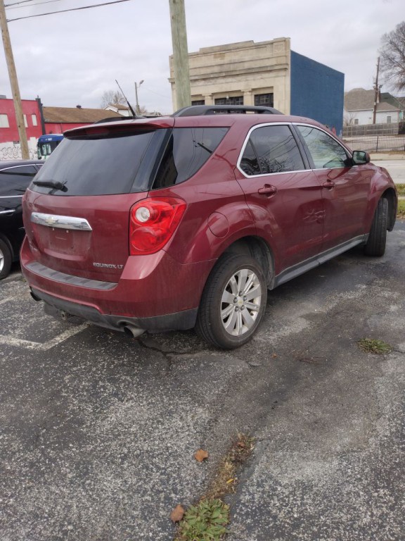 2011 Chevrolet Equinox Image 2