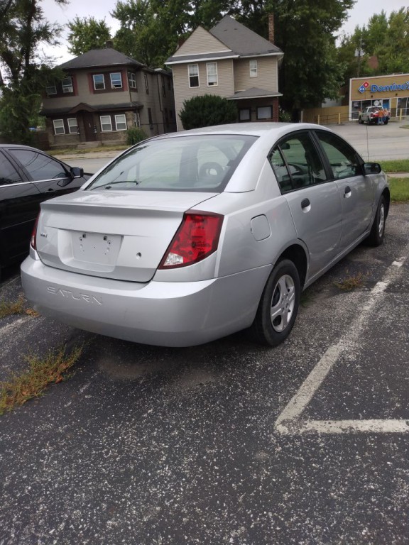 2005 Saturn ION Image 2