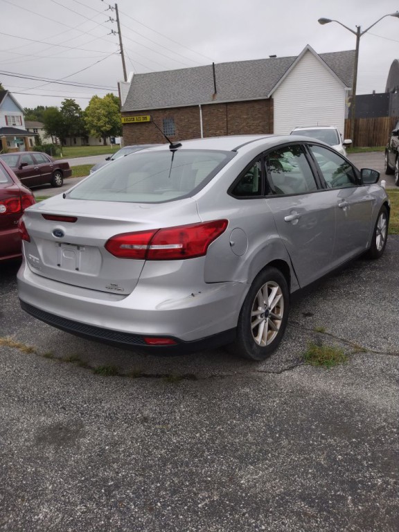 2016 Ford Focus Image 2