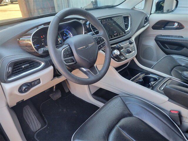 2023 Chrysler Pacifica Image 3