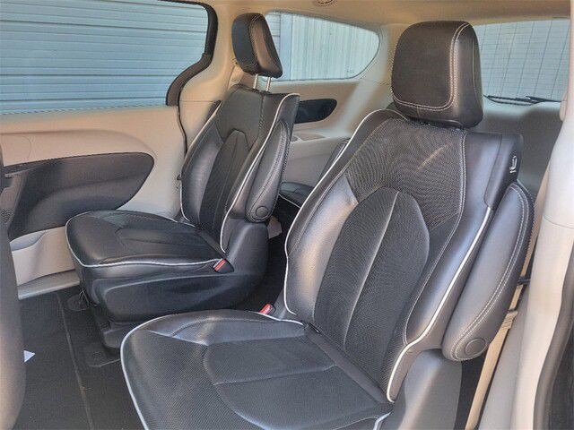 2023 Chrysler Pacifica Image 7