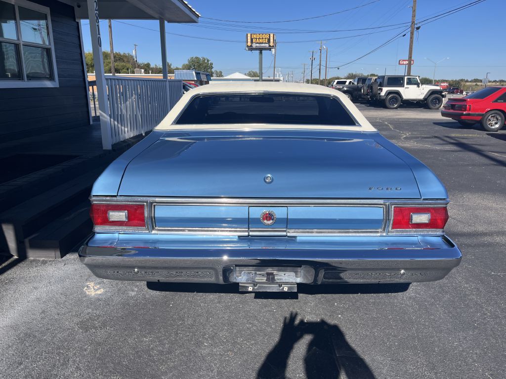 1974 Ford Gran Torino Image 2