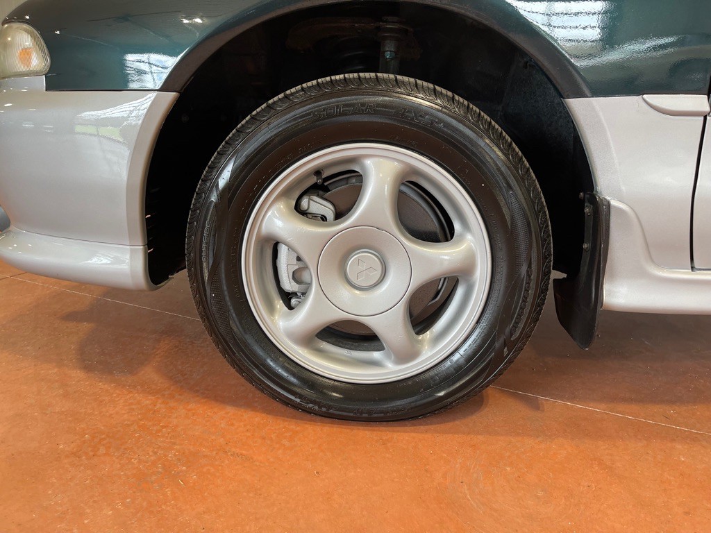1994 Mitsubishi Galant Image 10