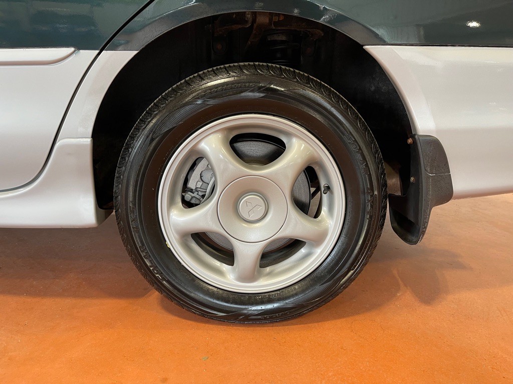 1994 Mitsubishi Galant Image 11