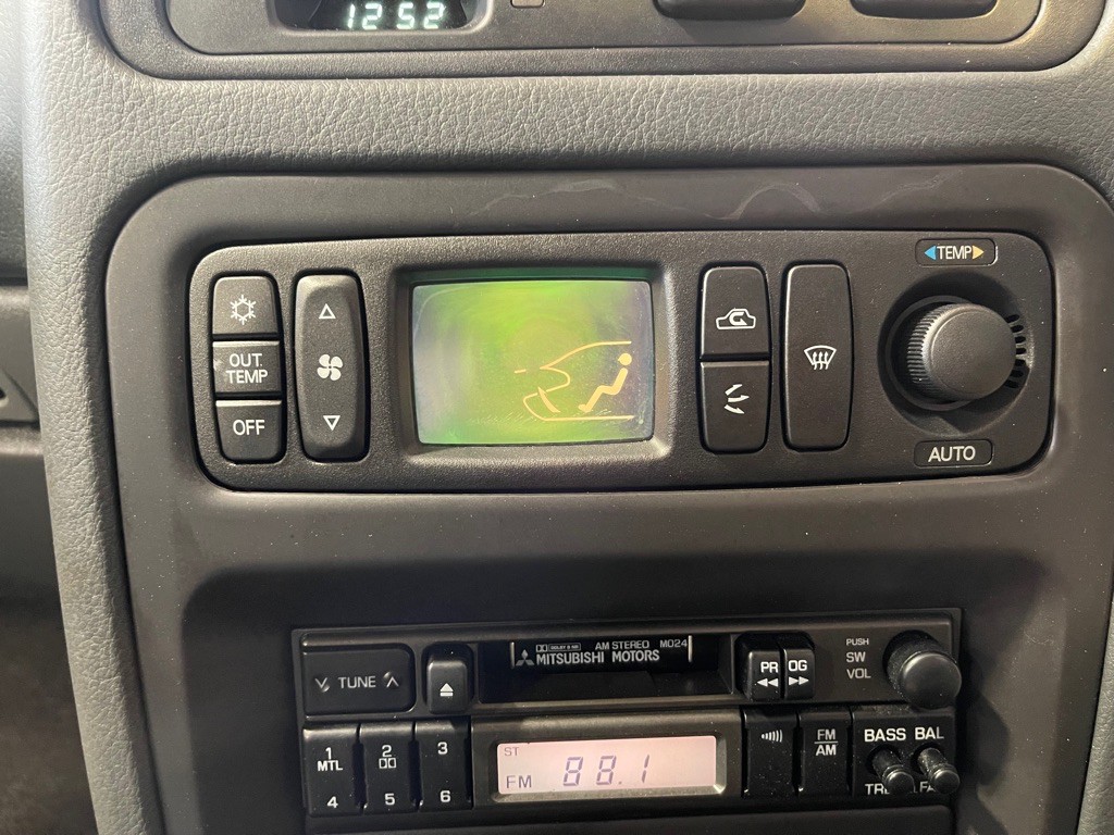 1994 Mitsubishi Galant Image 31
