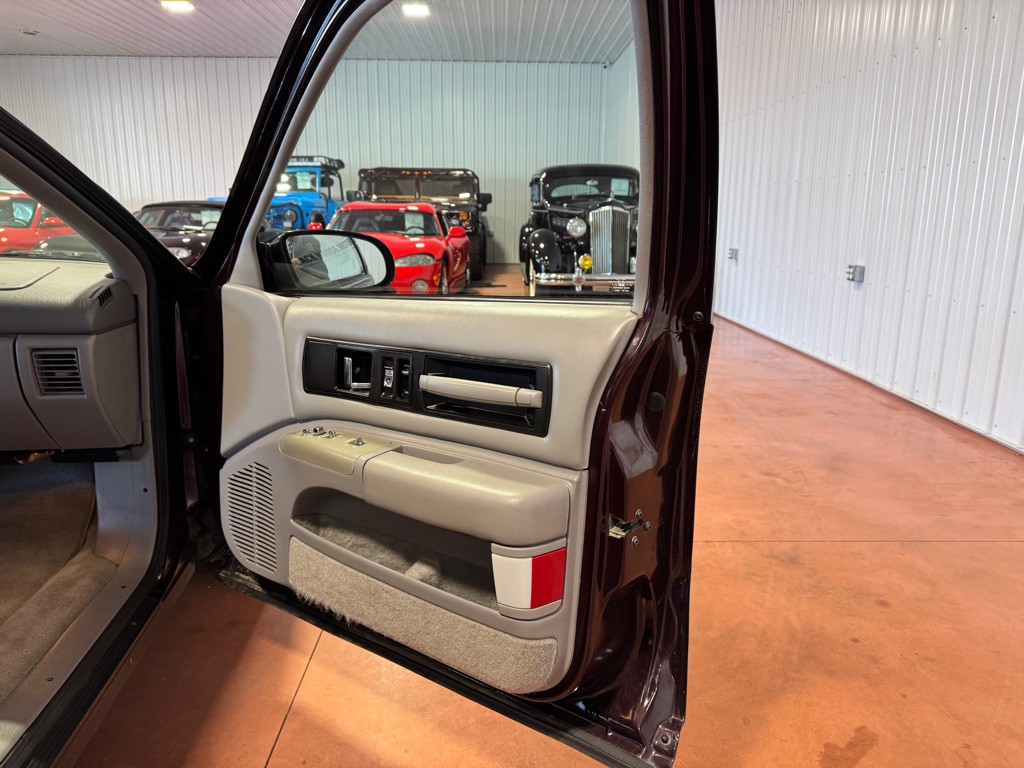 1995 Chevrolet Impala Image 23