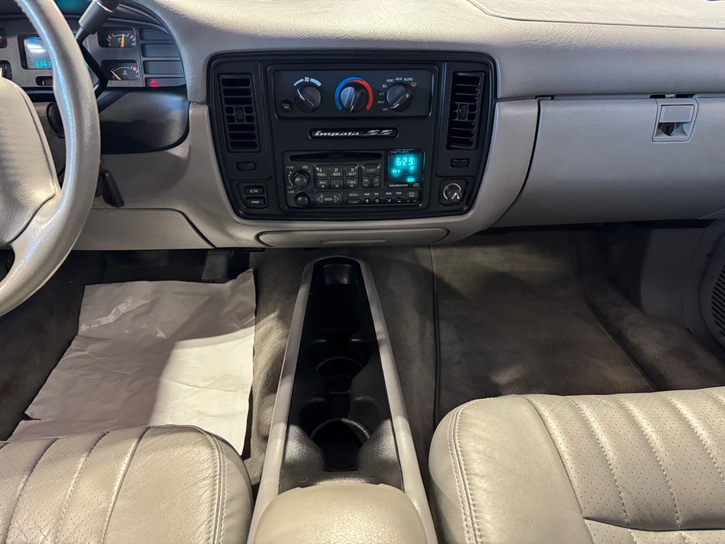 1995 Chevrolet Impala Image 31