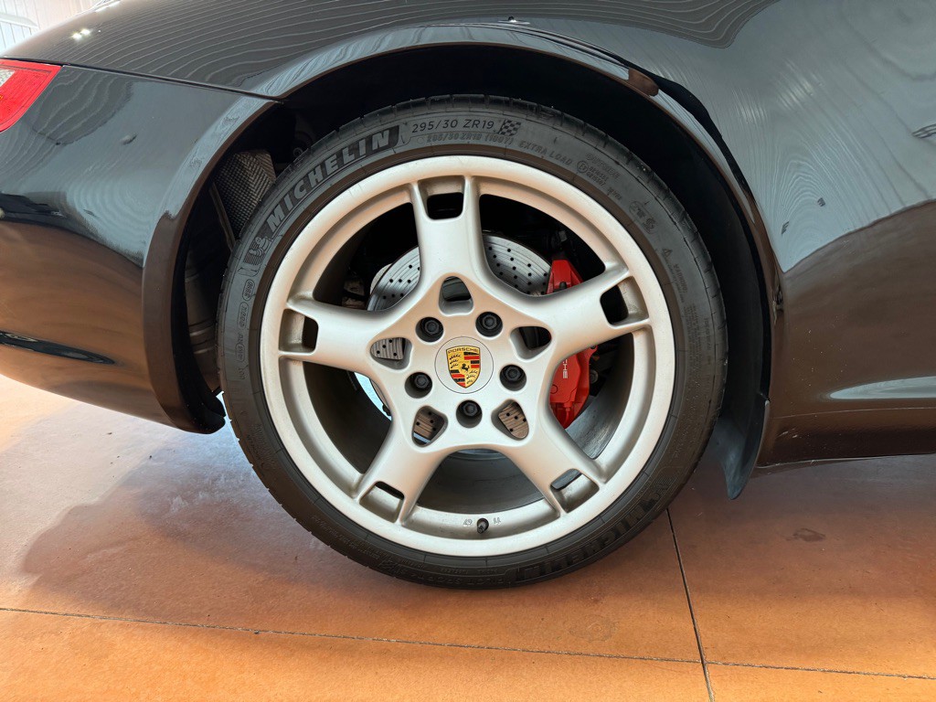 2006 Porsche 911 Image 16