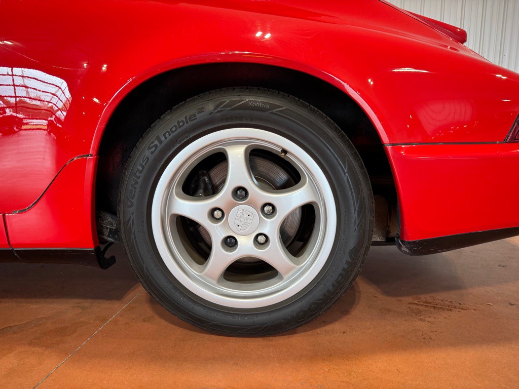 1990 Porsche 911 Image 18