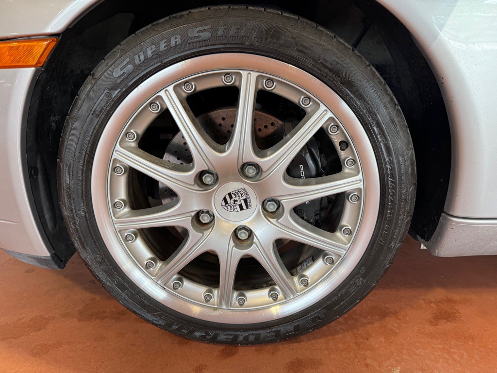 2001 Porsche 911 Image 12