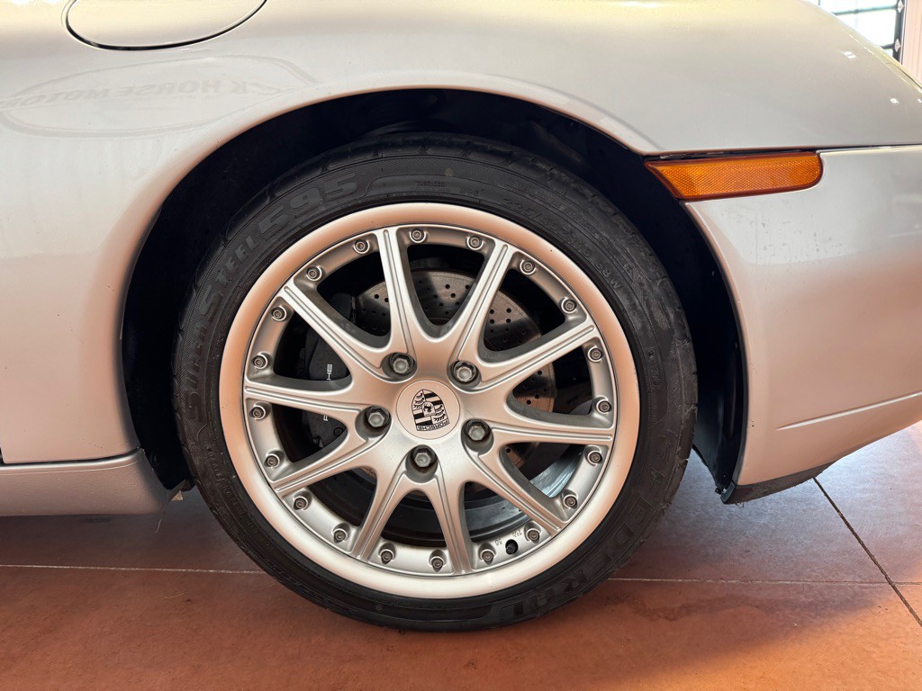2001 Porsche 911 Image 13