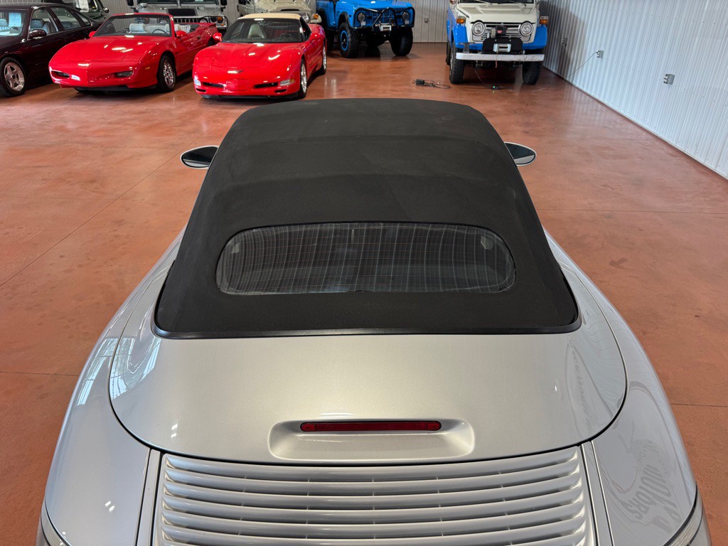 2001 Porsche 911 Image 16