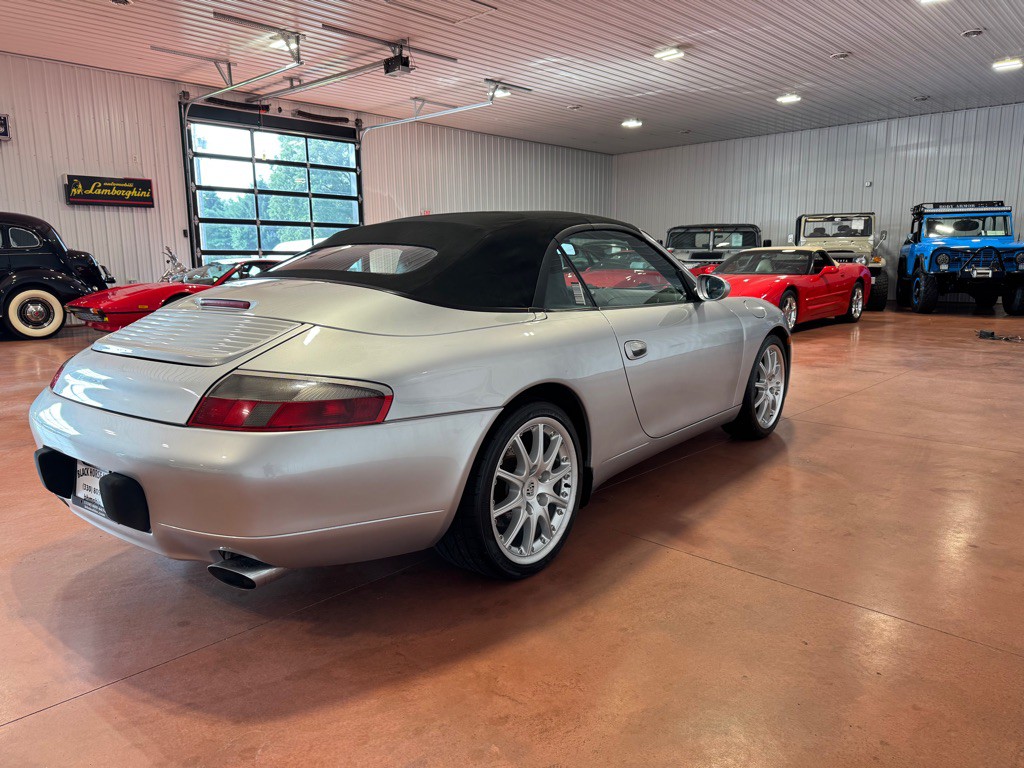 2001 Porsche 911 Image 17