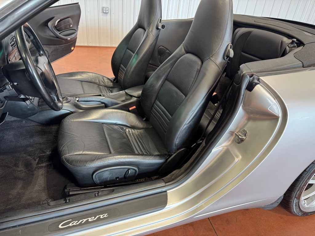 2001 Porsche 911 Image 19