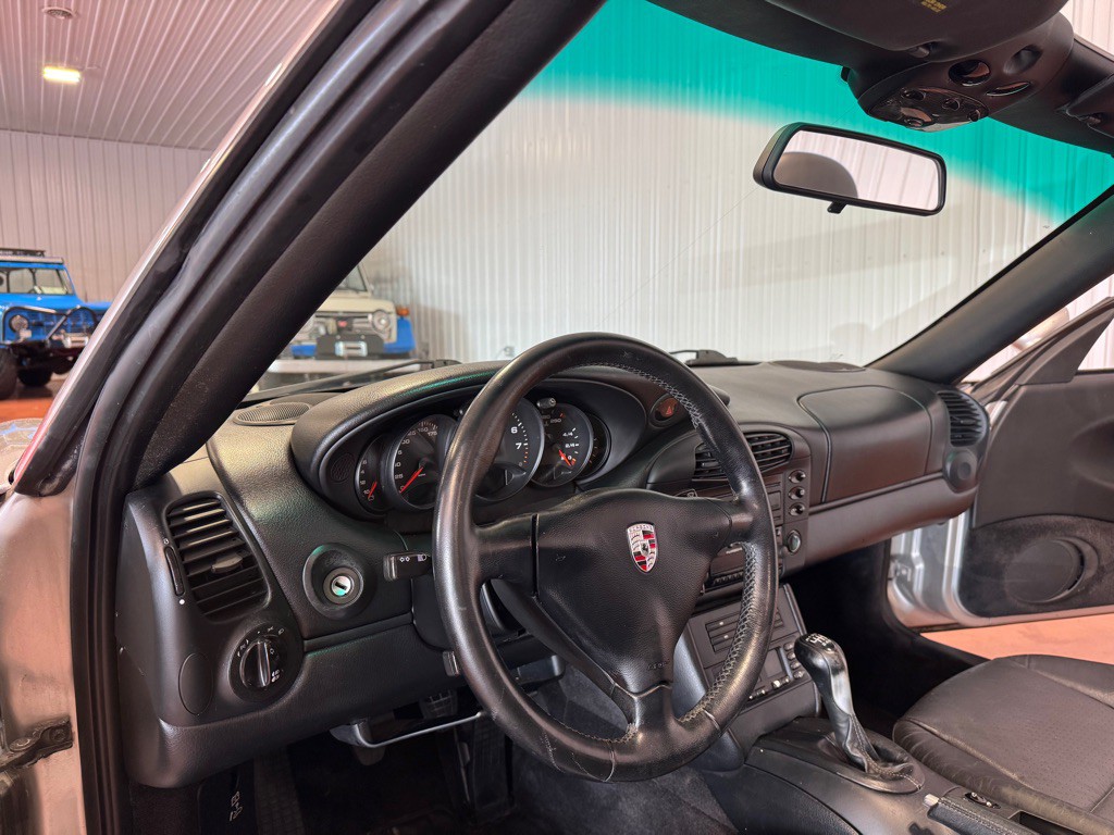 2001 Porsche 911 Image 21