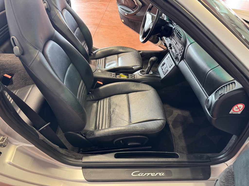 2001 Porsche 911 Image 24