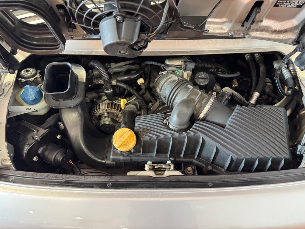 2001 Porsche 911 Image 32