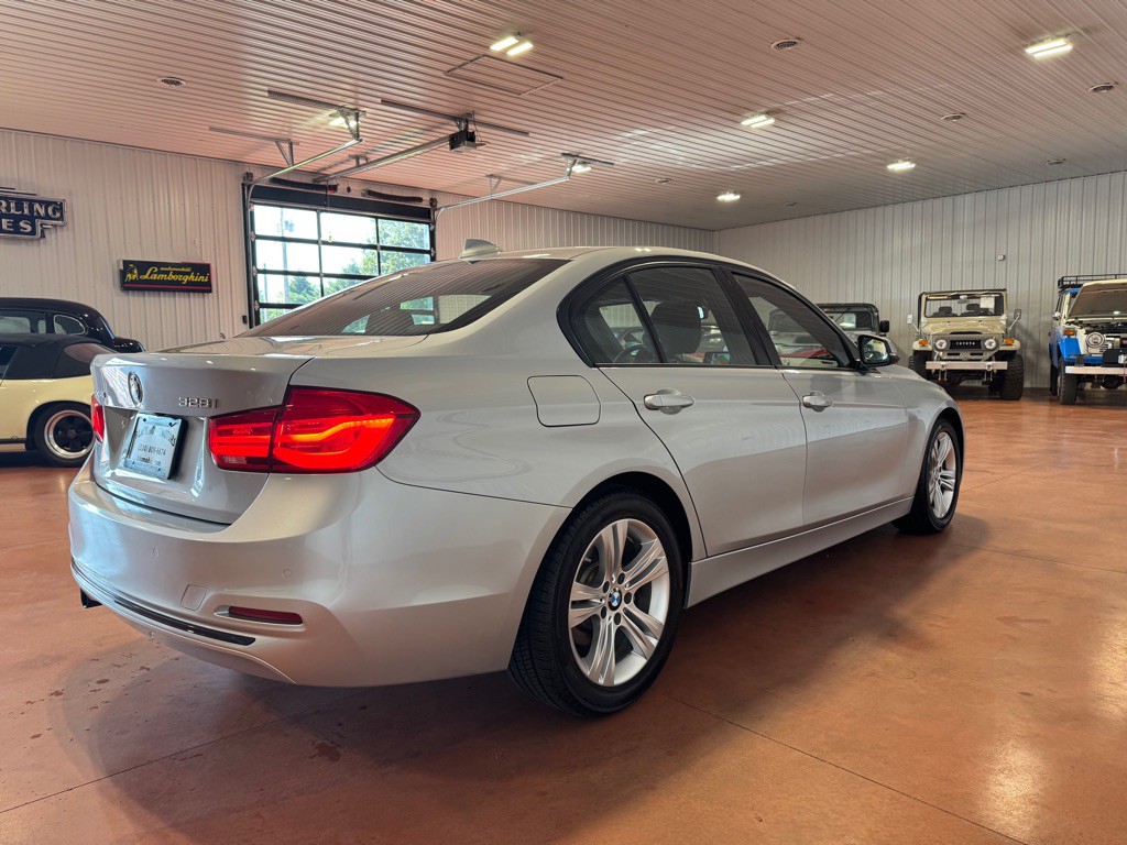 2016 BMW 3 Series Image 9