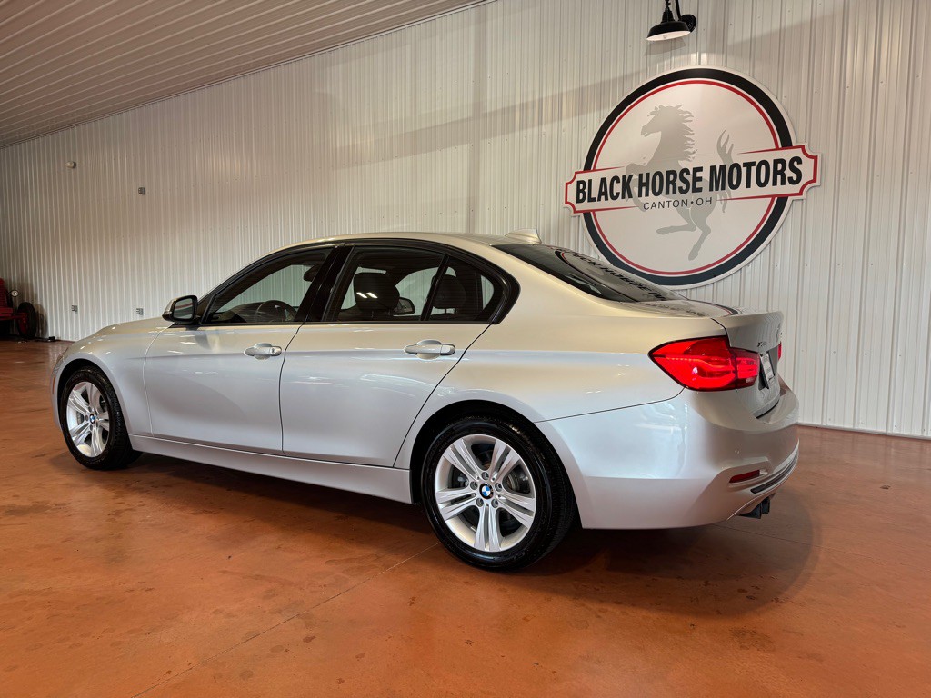 2016 BMW 3 Series Image 12