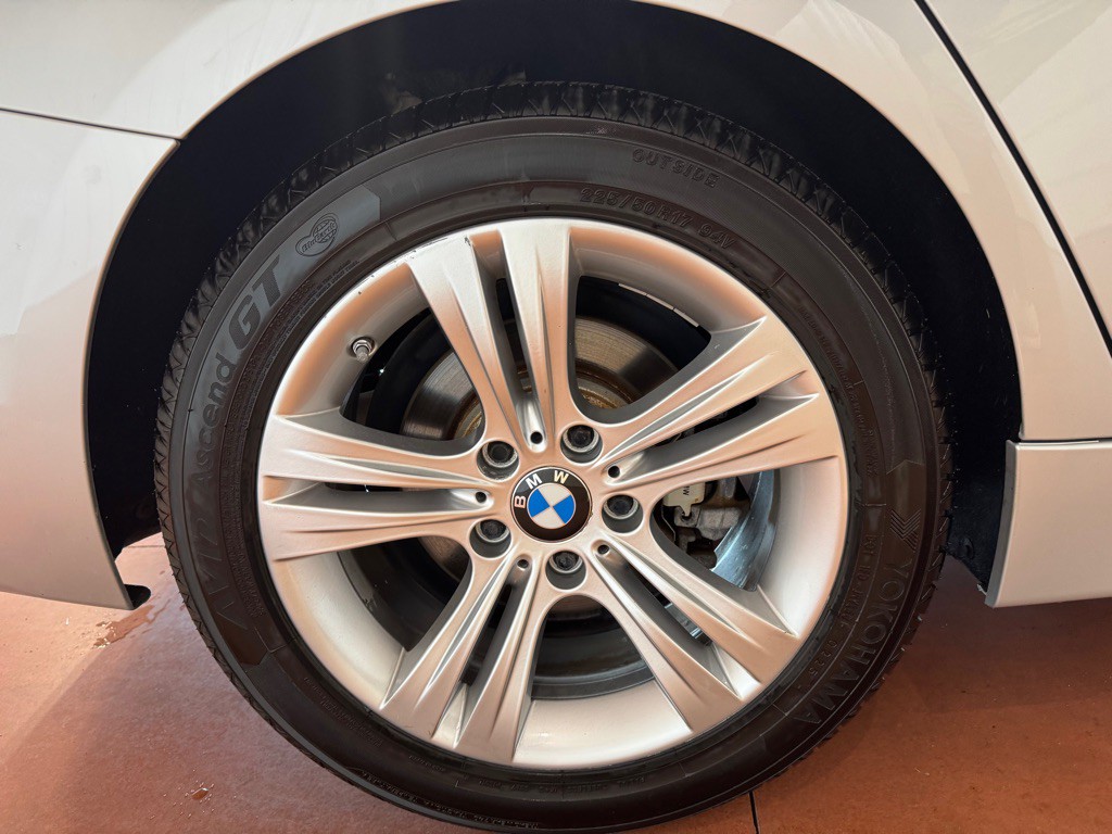 2016 BMW 3 Series Image 16