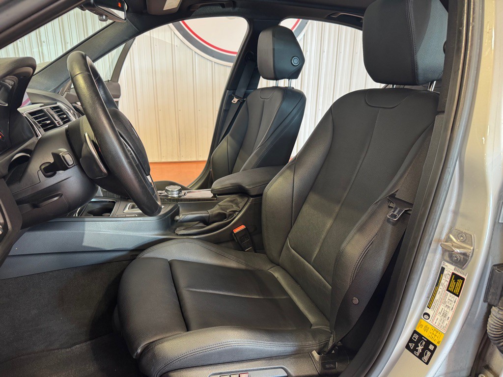 2016 BMW 3 Series Image 19