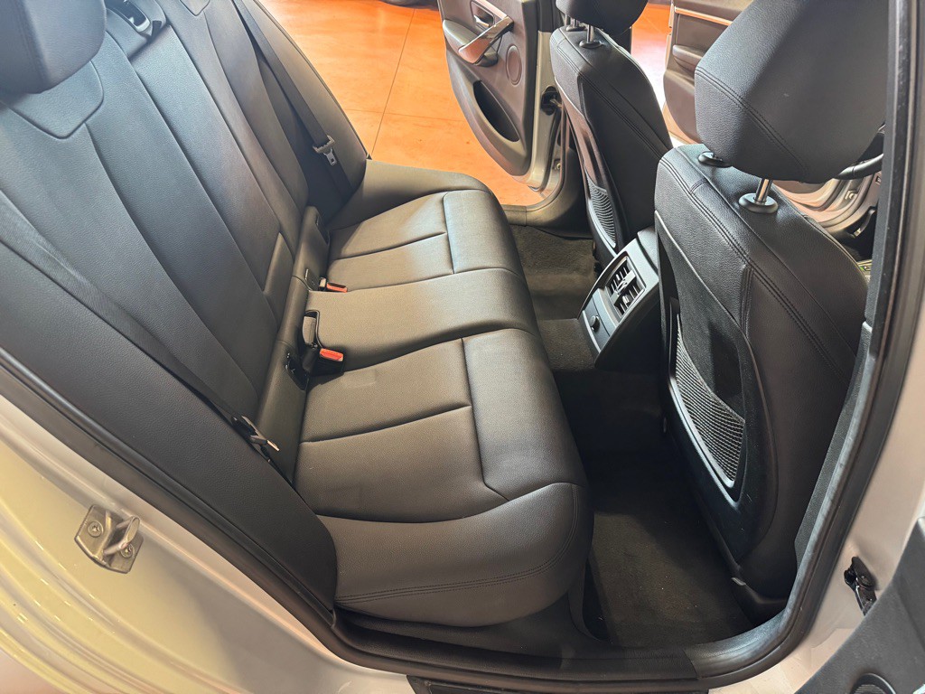 2016 BMW 3 Series Image 28