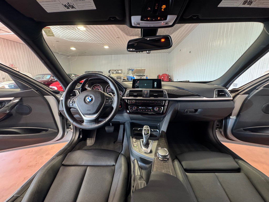 2016 BMW 3 Series Image 29