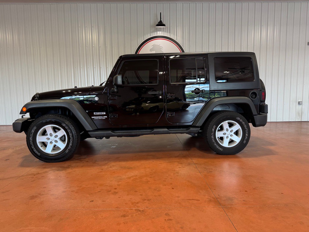 2017 Jeep Wrangler Unlimited Image 2