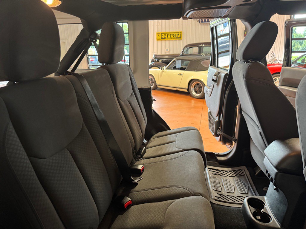 2017 Jeep Wrangler Unlimited Image 25